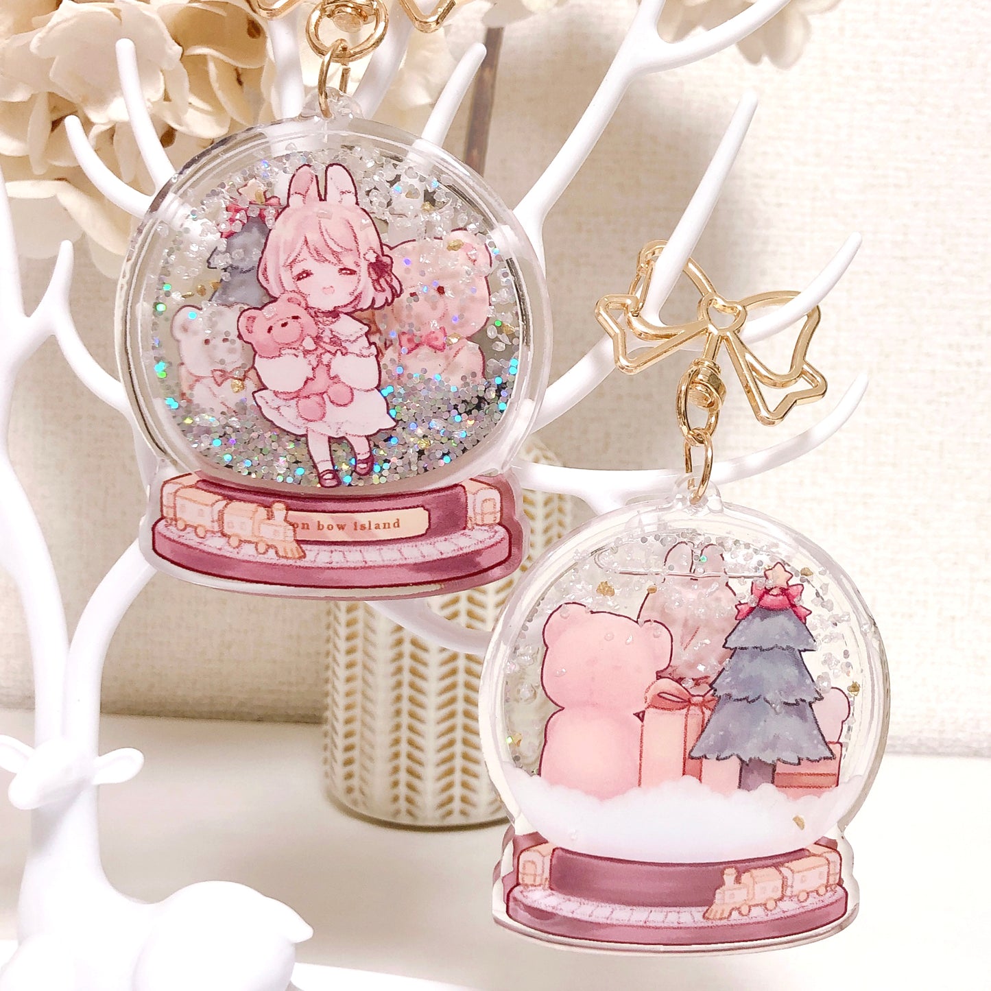 snowglobe keychain